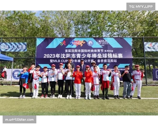 美国大学游泳联盟锦标赛2月陆续展开，各校争夺全国排名