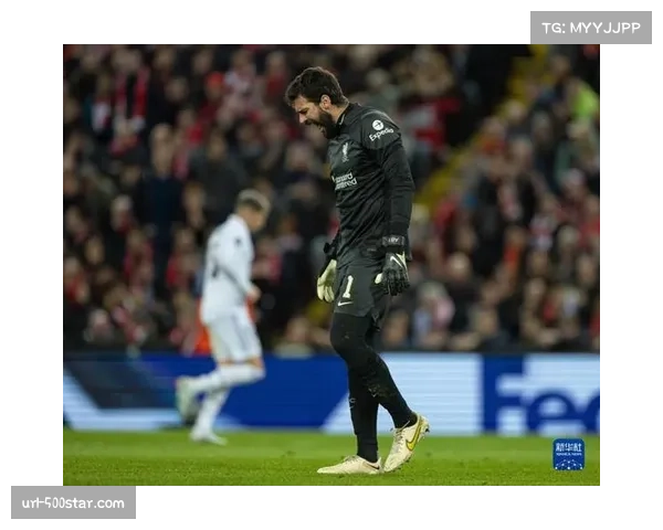 欧冠现场：贝林厄姆精准直塞打穿肋部，维尼修斯破门助皇马领先